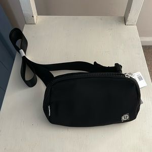Lululemon Belt Bag NWT